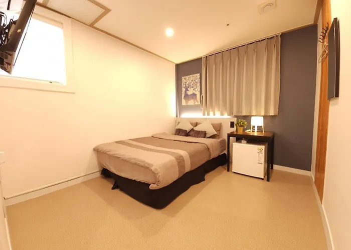 Hostel Oyo Myeongdong 3