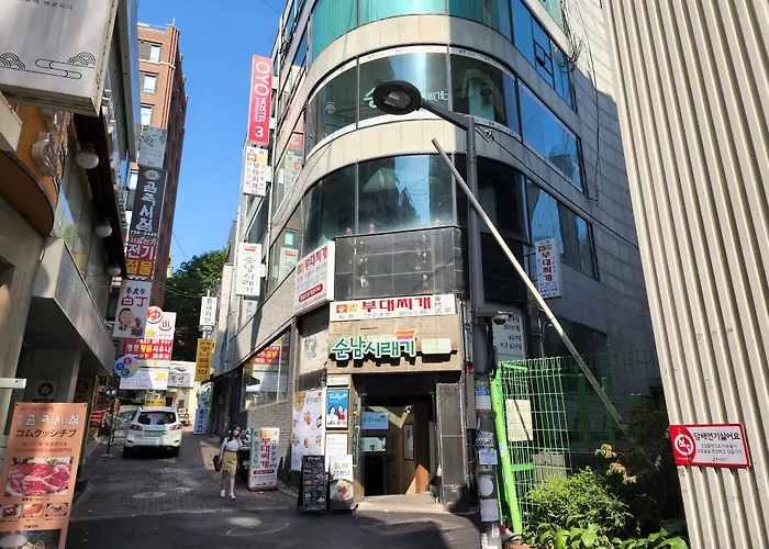 Oyo Myeongdong 3 *